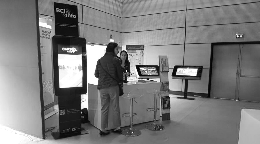 Ecrans tactiles interactifs en mode portrait et paysage