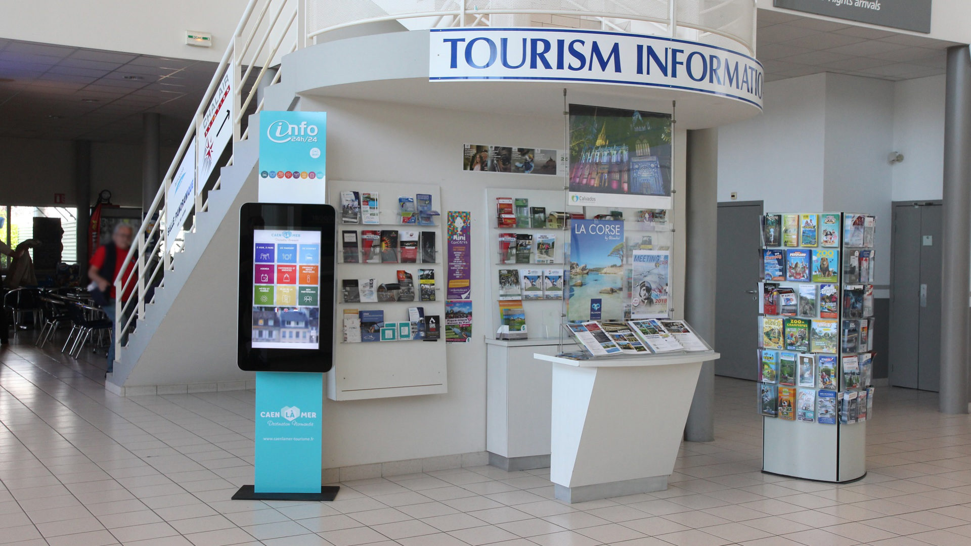 Borne d'information interactives à l'aérogare de Carpiquet