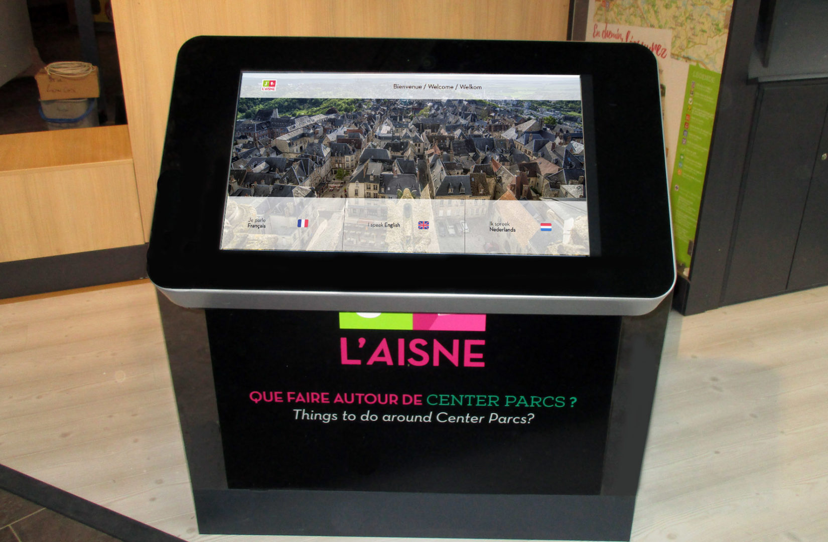 Pupitre tactile podium d'information touristique
