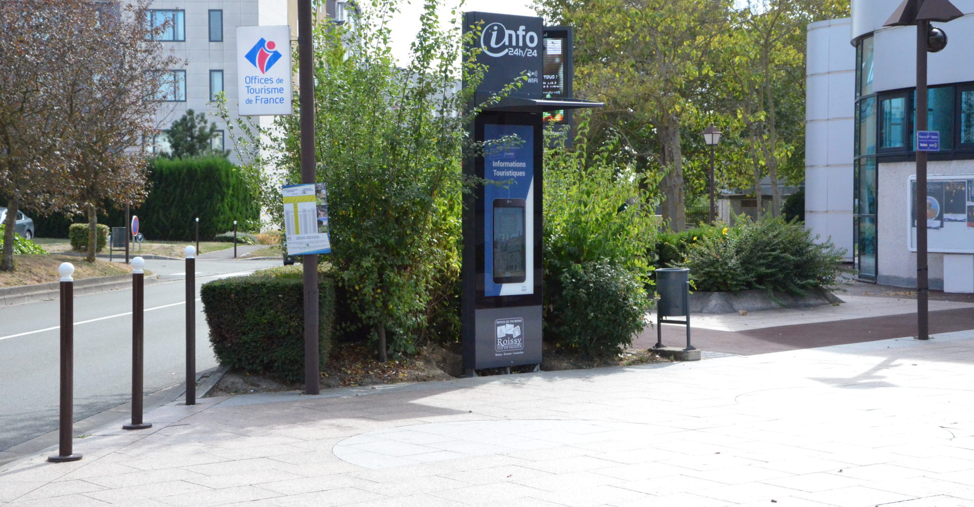 totems digitaux Roissy
