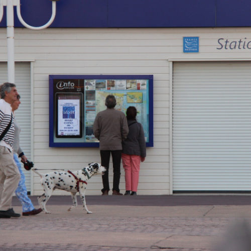 Borne eRIS au Bureau d'Information Touristique de Ouistreham