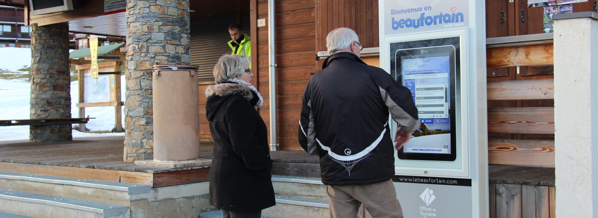 Bornes multimédias : interaction avec des touristes