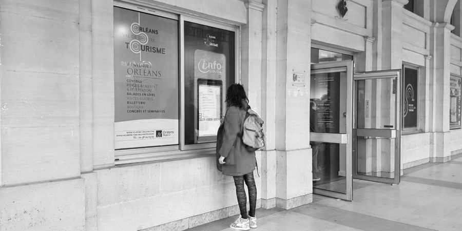 borne interactive tactile Vitrine Orléans