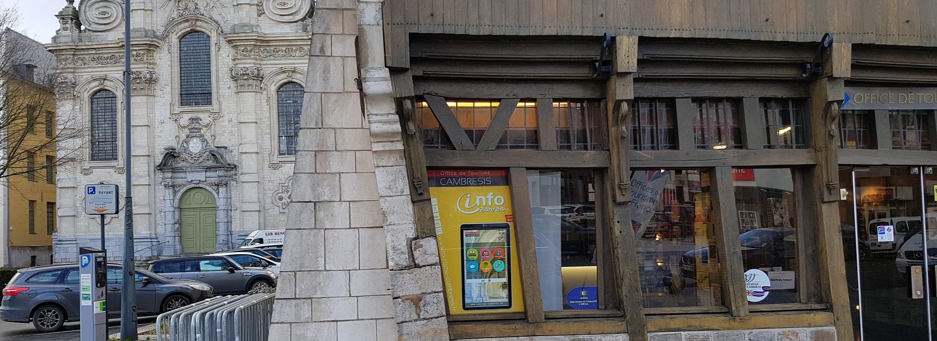 Borne touristique d'information cambrai