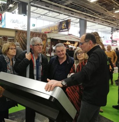 la borne intérieure interactive sur le stand numérique du Cochon de Bretagne