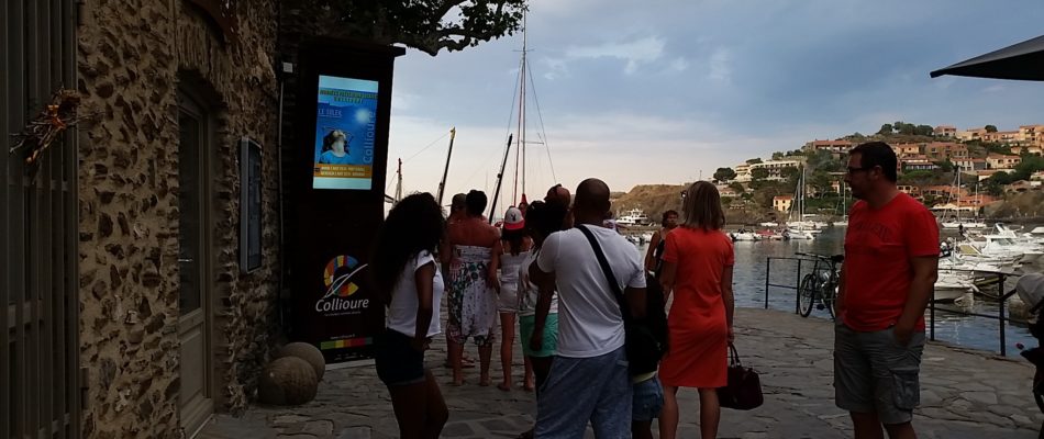 un totem interactif extérieure à Collioure