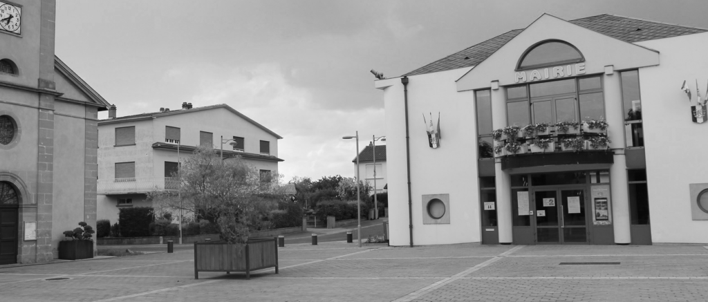 la mairie de Trémery avec une vitrine connectée pour affichage légal