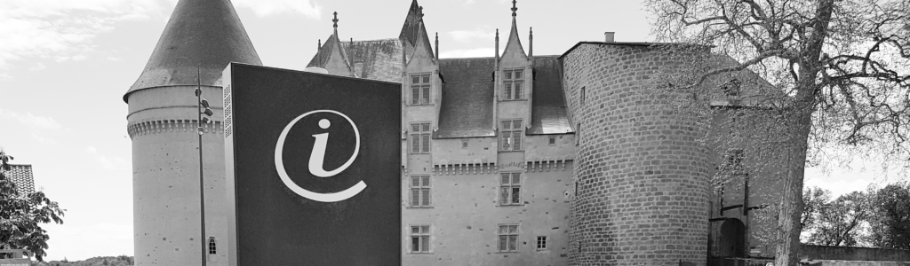 borne rochechouart monument historique