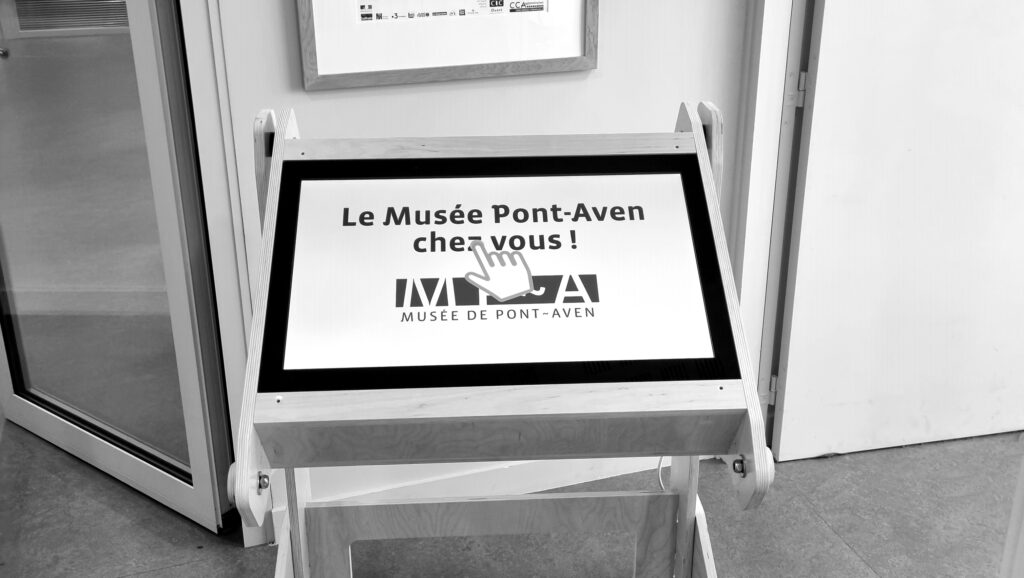 Borne tactile au Musée de Pont Aven